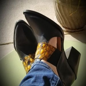 Women Fluevog Entrance: Room 502 Open Sided Heel